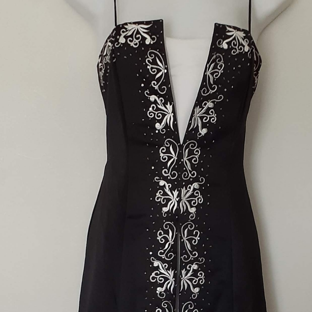 NIKI  Formal Gown